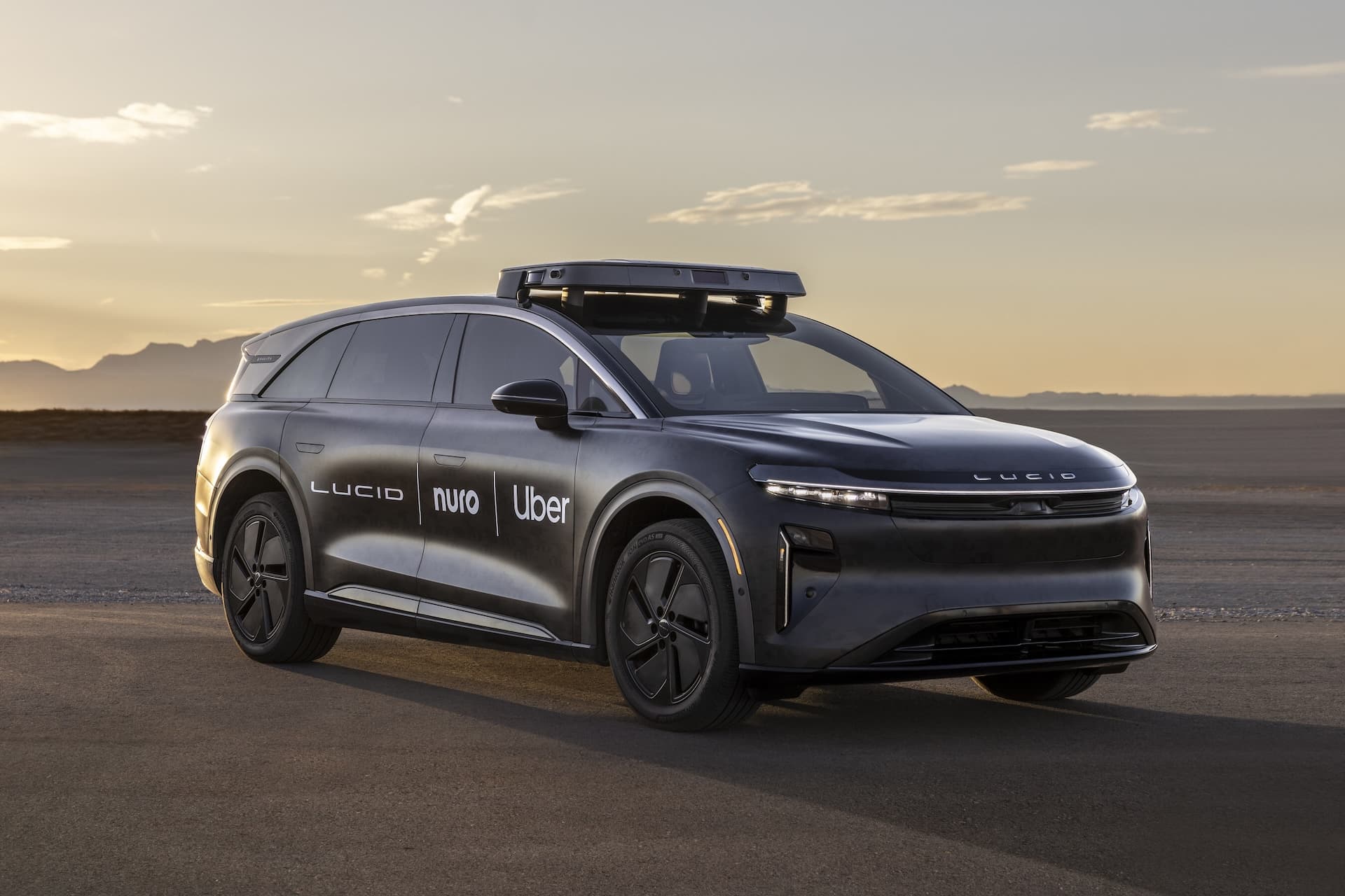 Cover Image for Uber investiert 300 Millionen Dollar in Robotaxi-Projekt mit Lucid