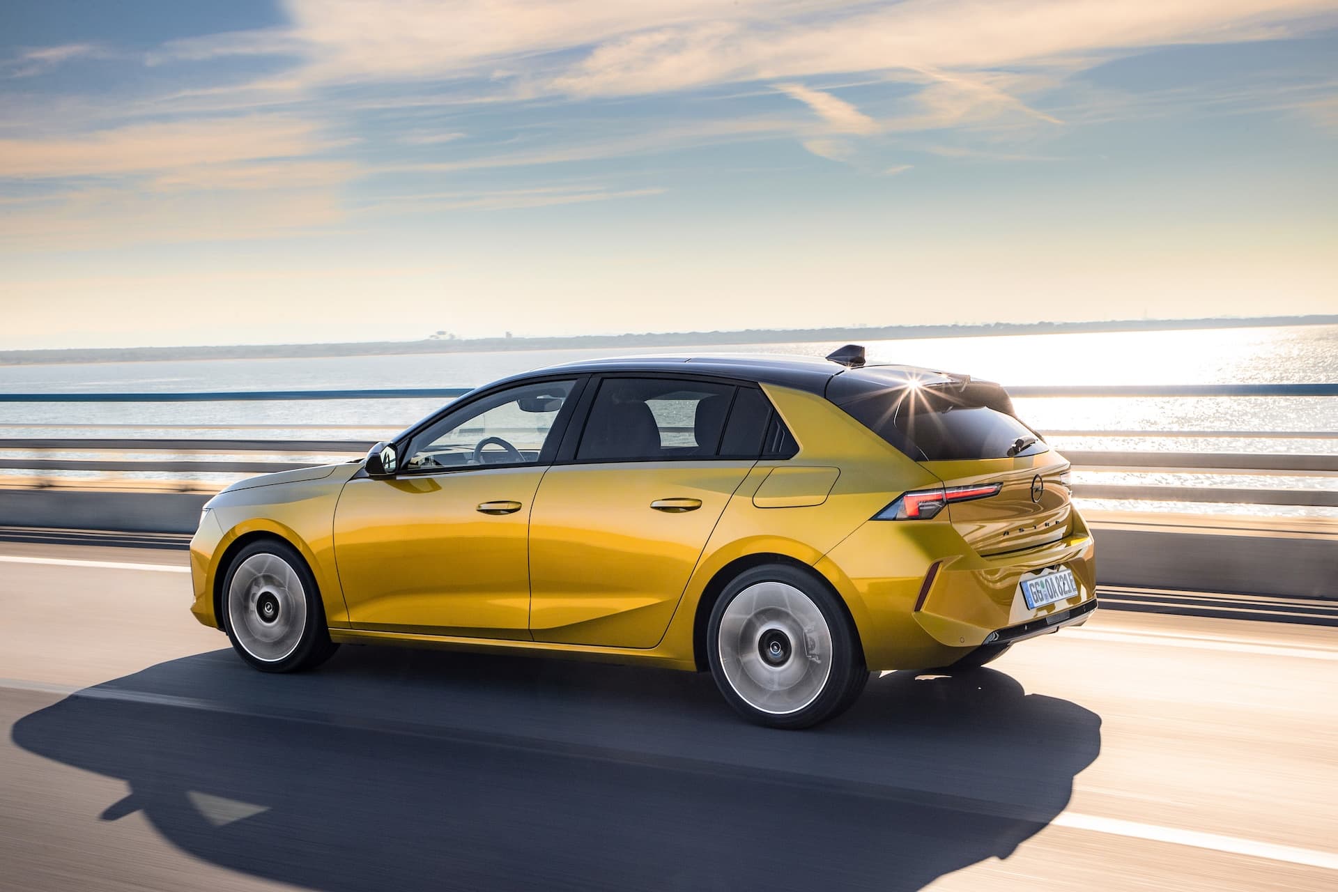 Cover Image for Opel Astra Plug-in-Hybrid kommt jetzt 26 Kilometer weiter