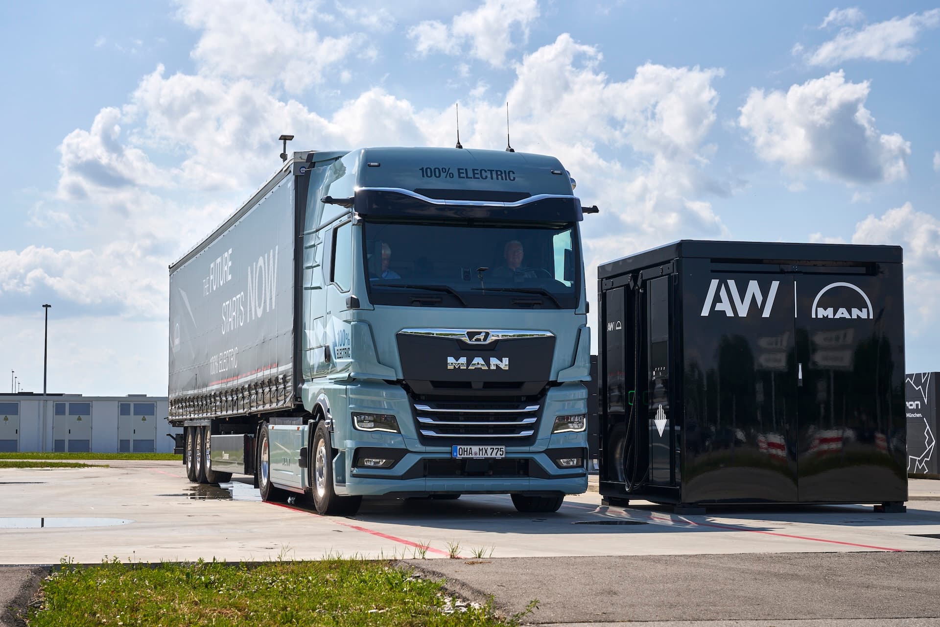 Cover Image for MAN bietet mobile Ladesäule für Elektro-Lkw an