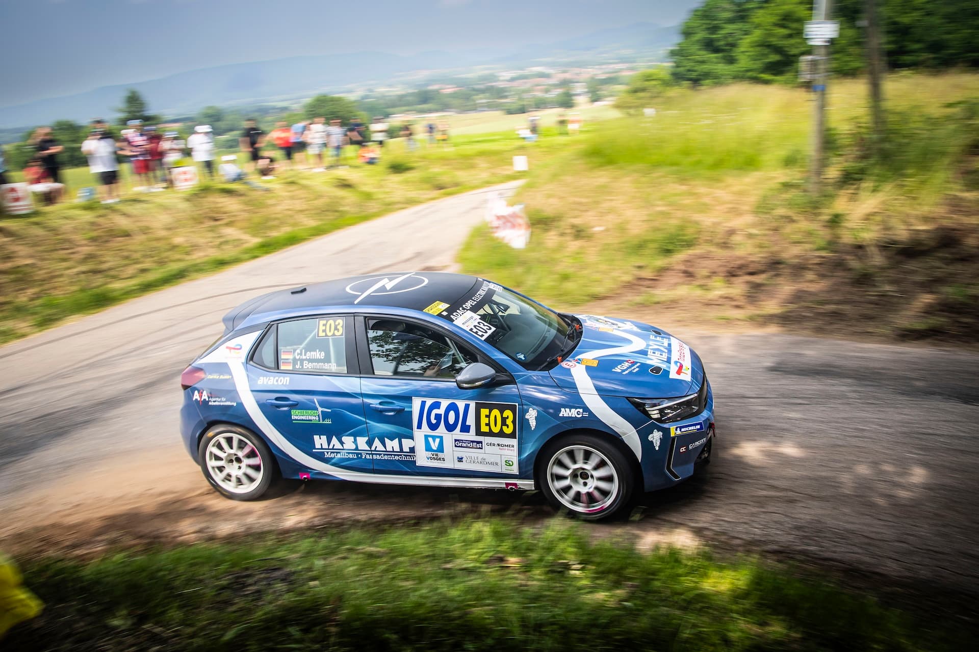 Cover Image for Der ADAC Opel Electric Rally Cup startet in die zweite Saisonhälfte