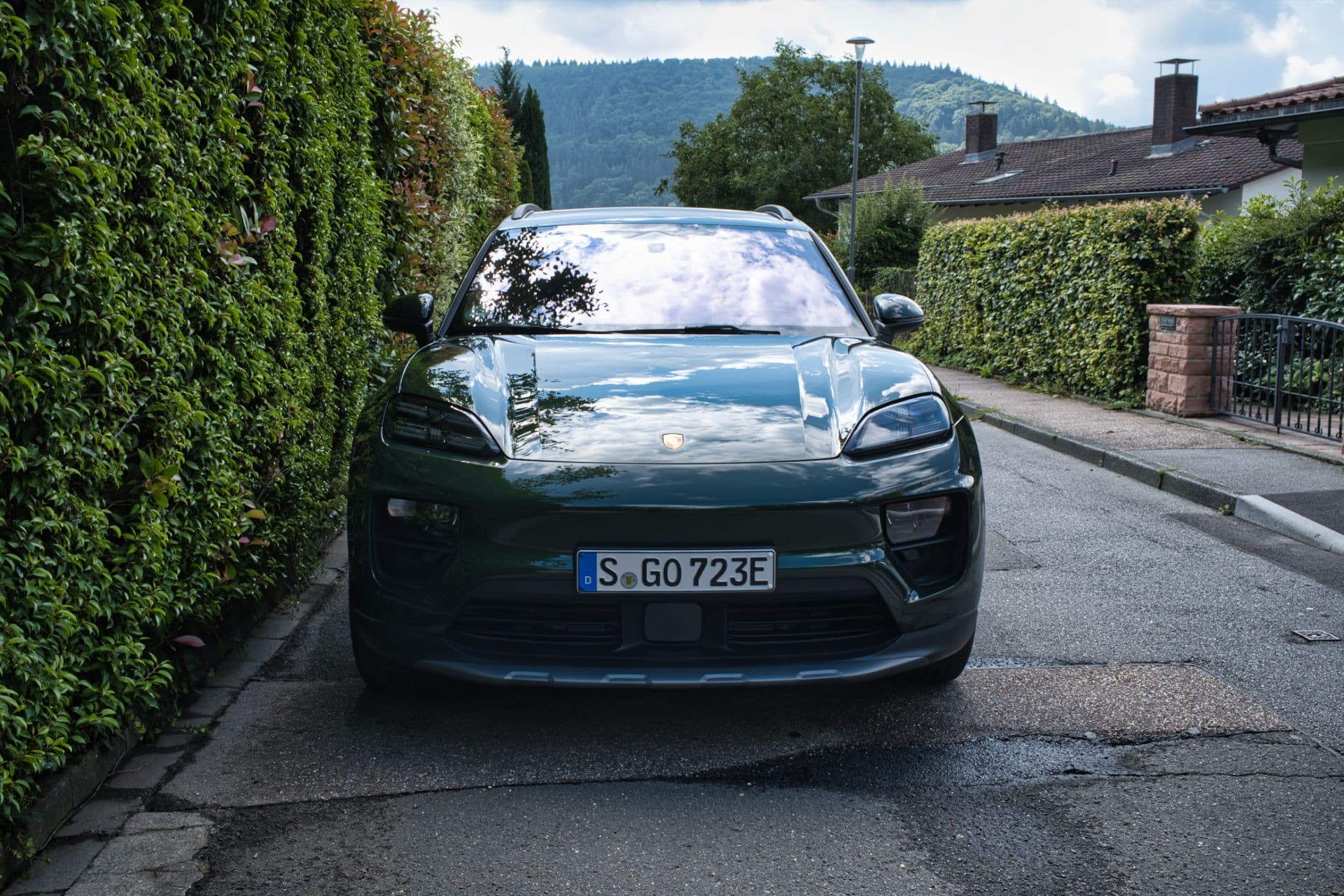 Cover Image for Elektro reicht nicht: Porsche bringt weiteren Verbrenner-SUV