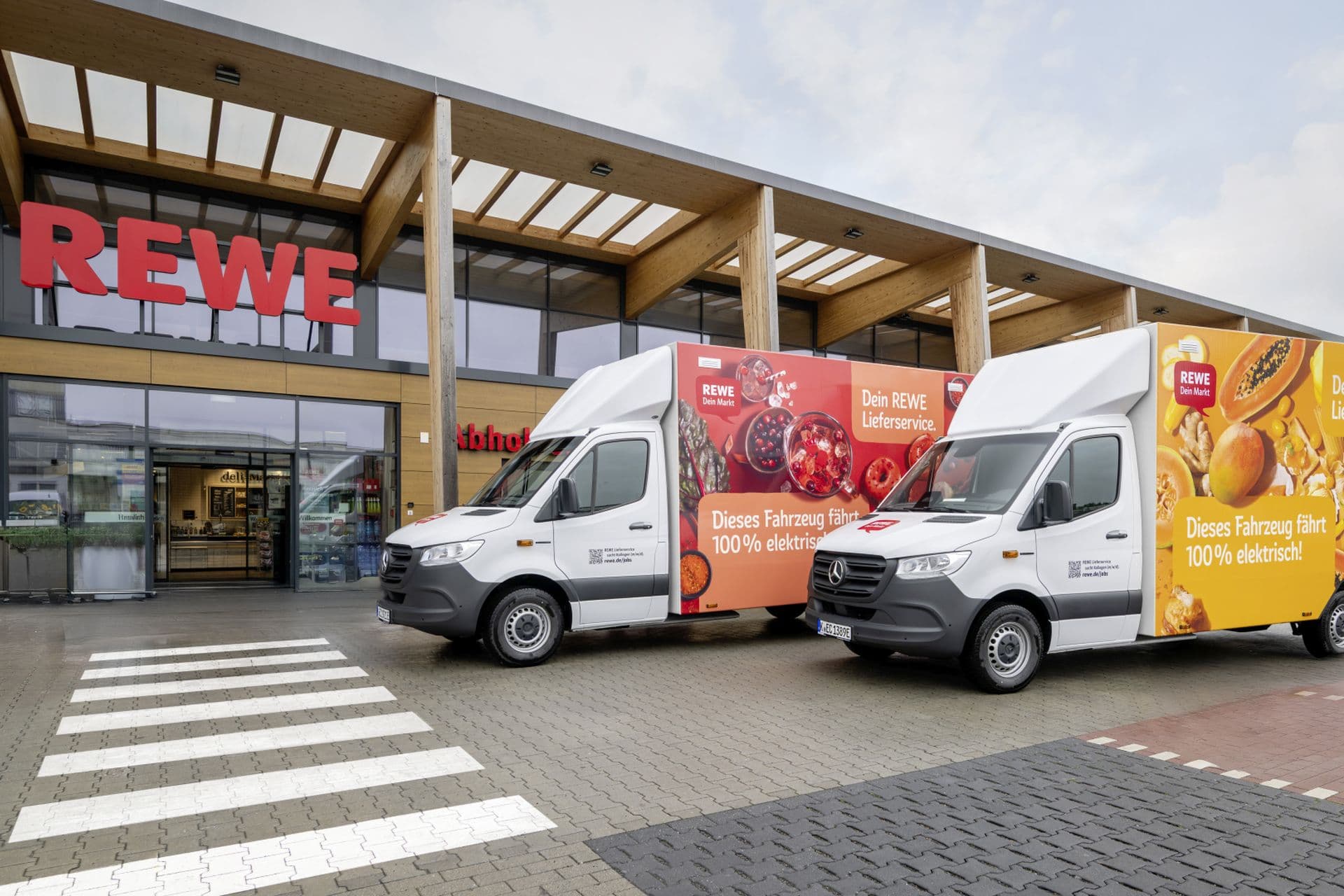 Cover Image for Rewe erweitert E-Flotte mit 64 neuen eSprintern