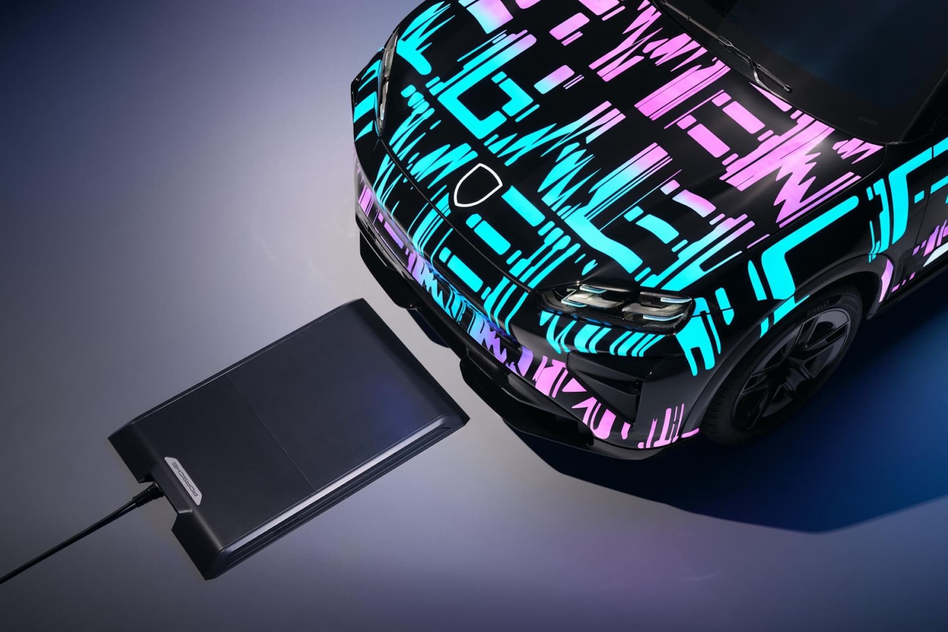 Cover Image for Porsche Cayenne: E-Auto kommt mit induktivem Laden