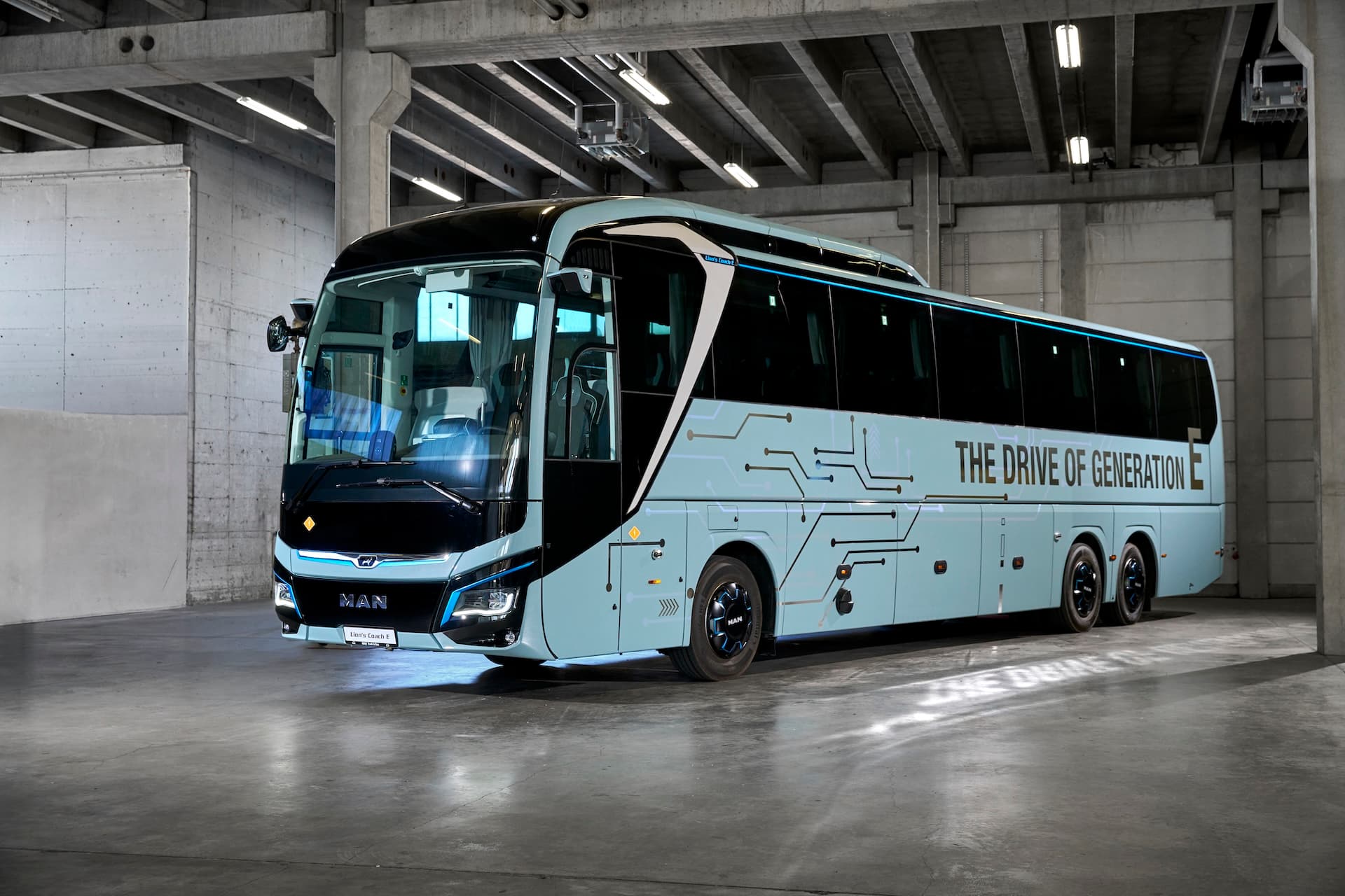 Cover Image for MAN präsentiert Elektro-Reisebus Lion‘s Coach E