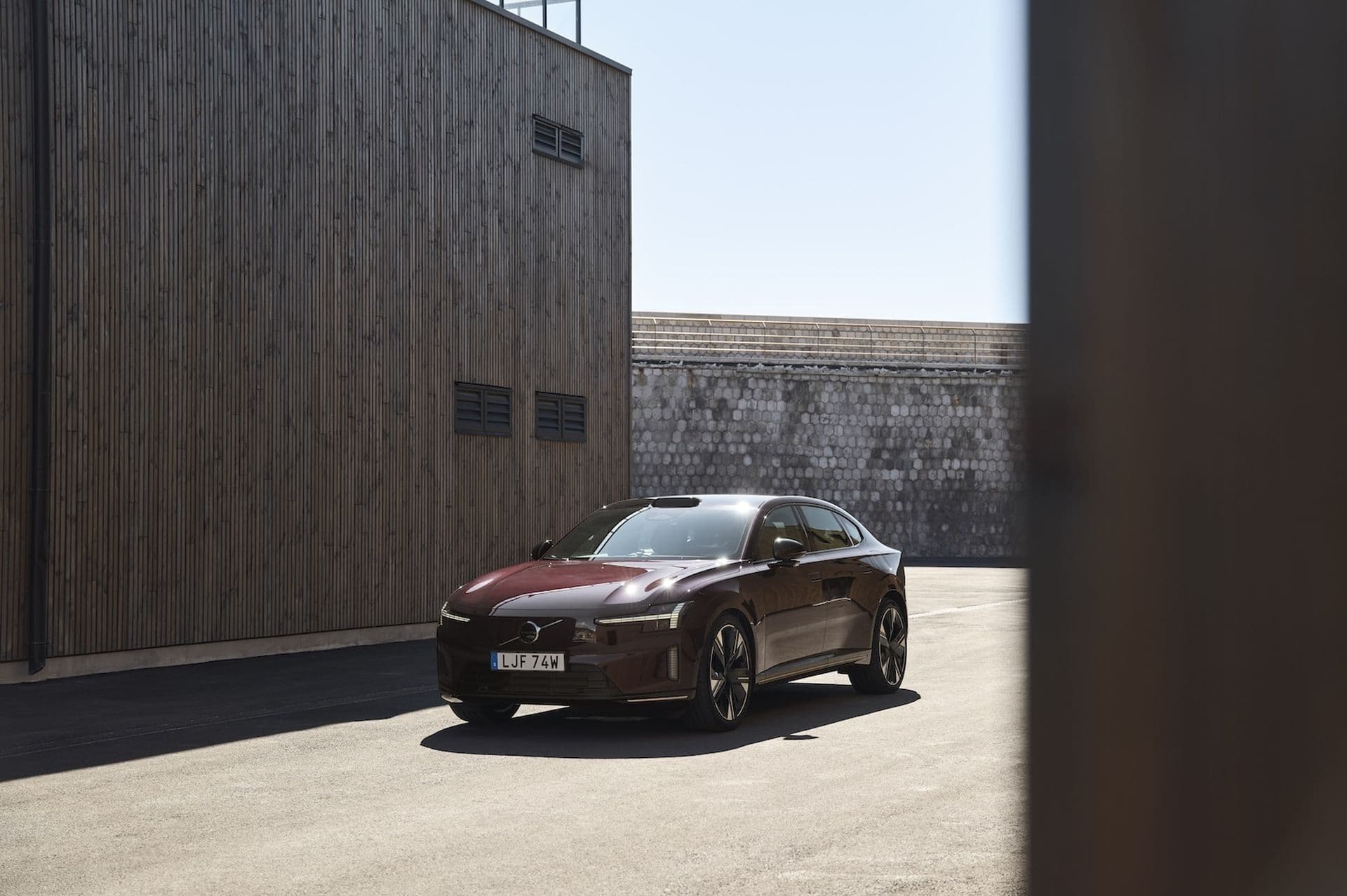 Cover Image for Kurztest: Volvo ES90 zeigt nordische Eleganz