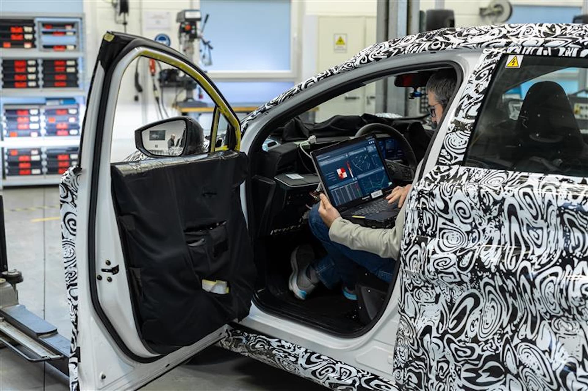 Cover Image for Nissan nutzt KI für schnellere Fahrzeugentwicklung