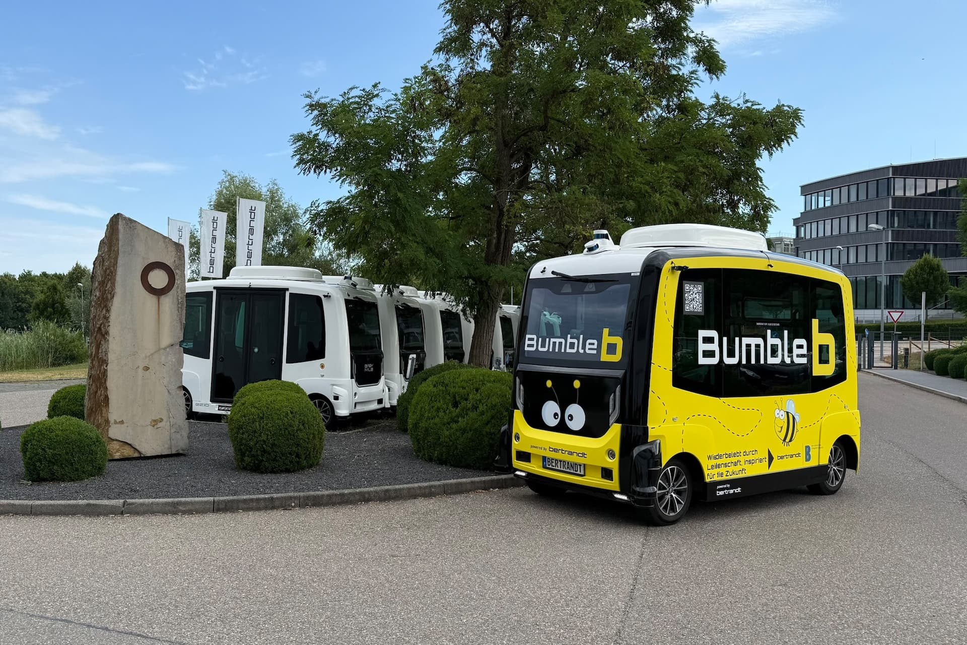 Cover Image for Bertrandt stellt autonomes Shuttle auf Insel Mainau vor