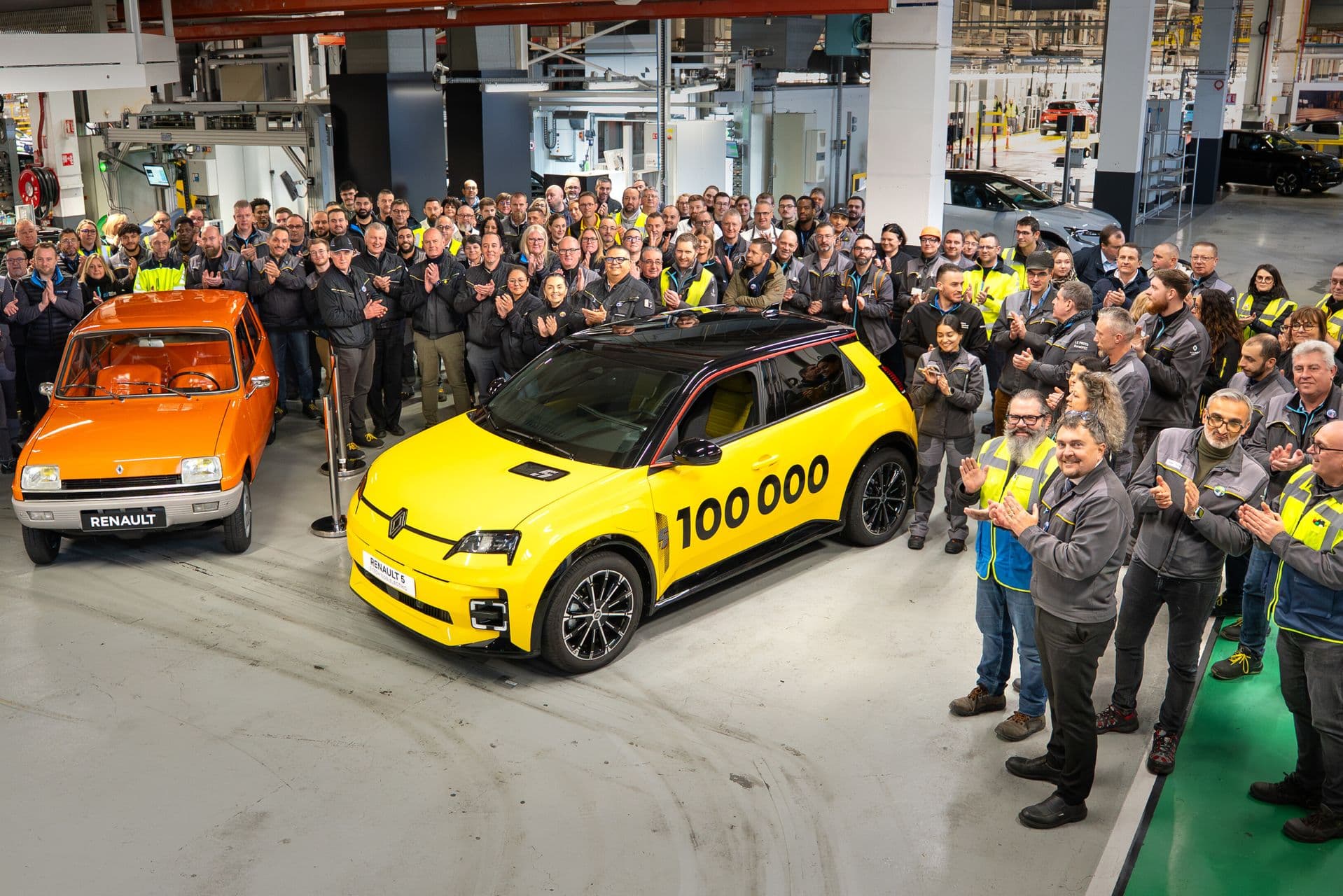 Cover Image for Ampere ElectriCity fertigt 600 Renault 5 pro Tag