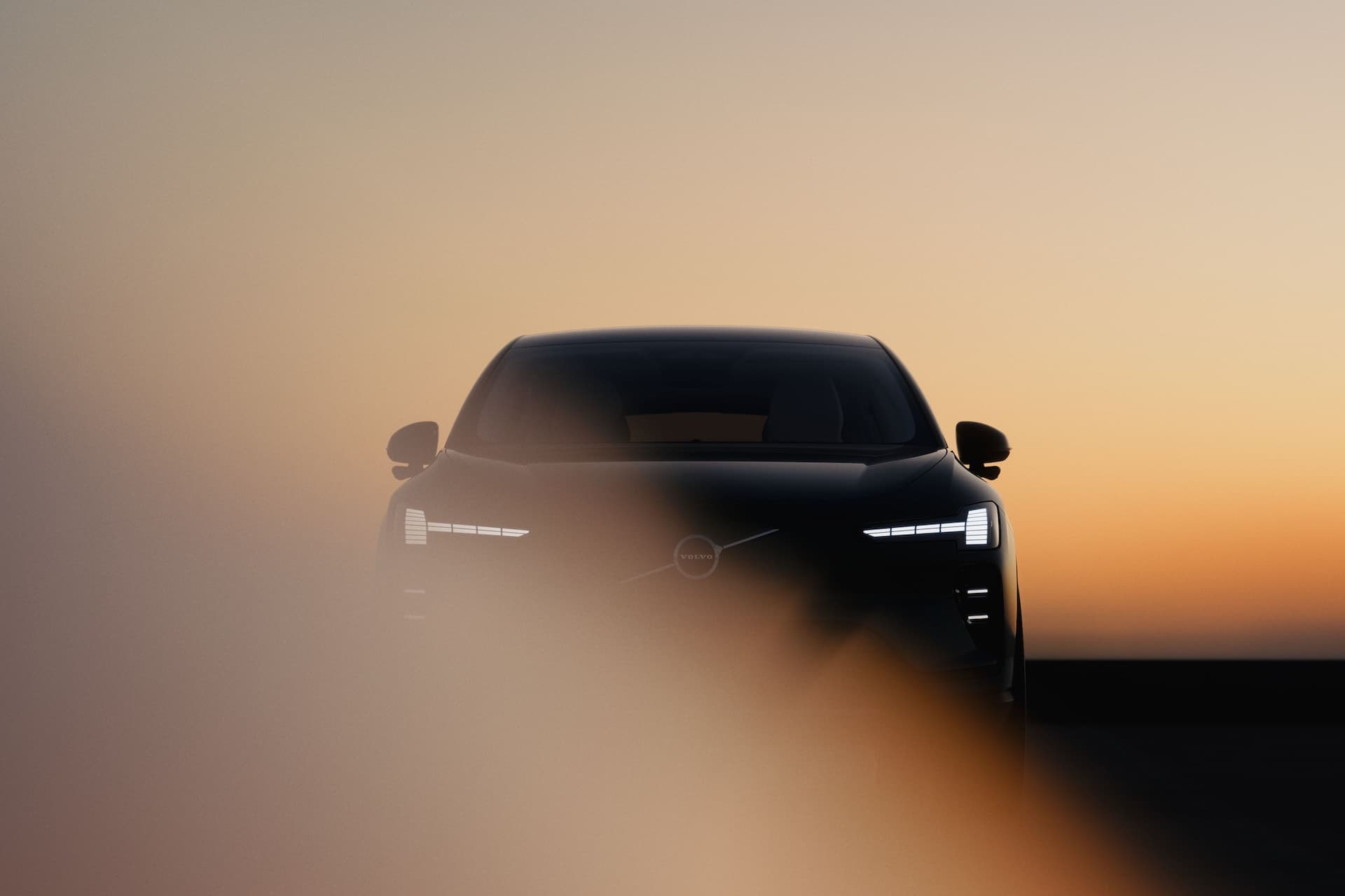 Volvo kündigt mehr als 800 km Reichweite für neuen EX60 an