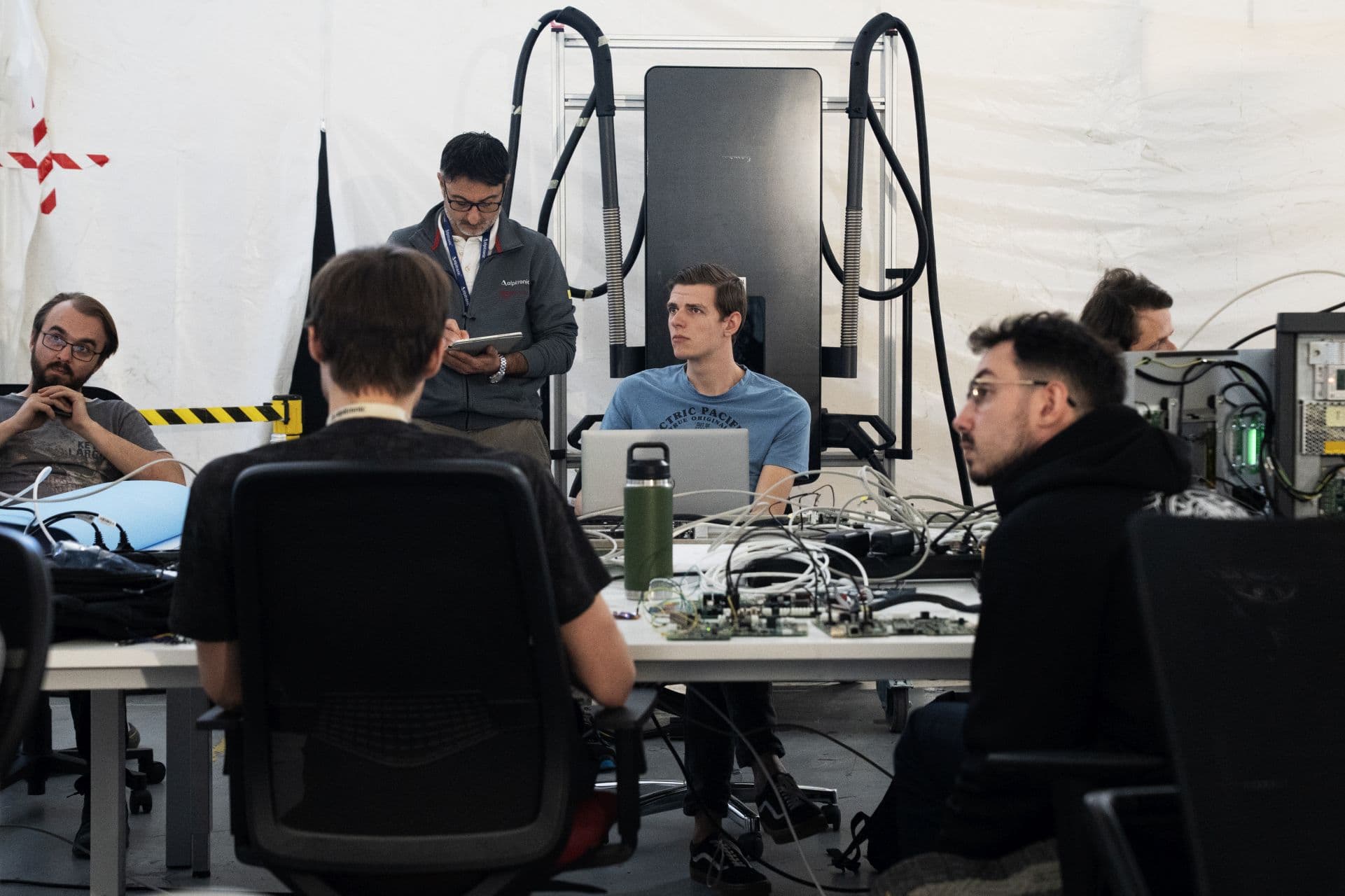 Exklusiv: Wie Alpitronic seine Hypercharger vor Hackern schützt