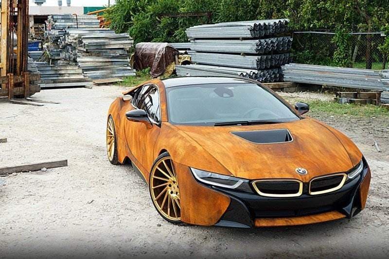 BMW i8 mit Rost-Look im Exterieur Design (Unikat)
