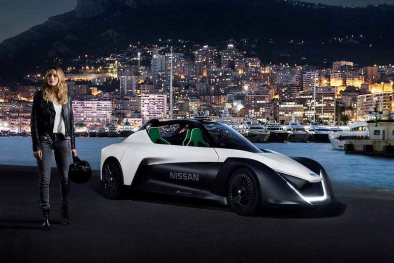 Margot Robbie lenkt Nissan E-Sportwagen durch Monaco