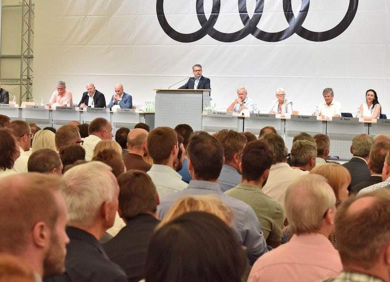 Cover Image for Audi Betriebsrat klagt Produktionsstrategie ein