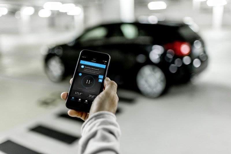 Elektromobilität mit der EQ Ready App virtuell im Alltag ausprobieren