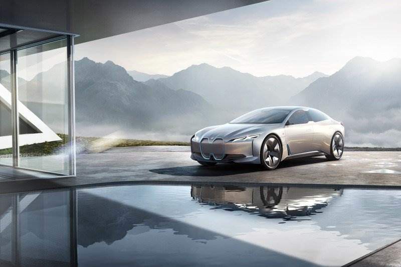 BMW iVision Dynamics kommt als BMW i4 auf die Straße