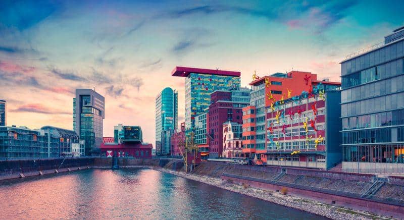 Cover Image for Nordrhein-Westfalen stellt 100 Millionen Euro für Elektromobilität zur Verfügung