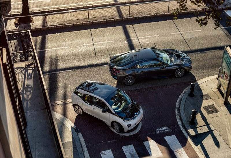 BMW Group steigert Absatz elektrifizierter Fahrzeuge um 63,7% auf 78.096 Kundenauslieferungen