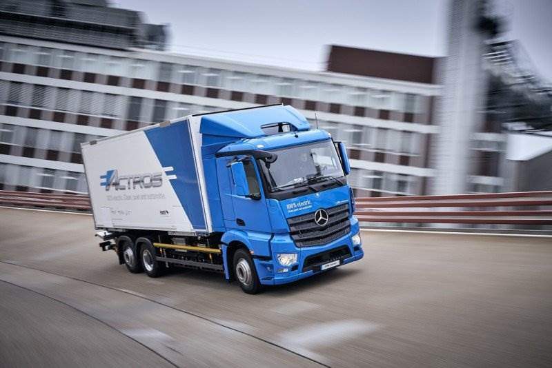 Mercedes-Benz eActros ab 2018 bei Kunden im Einsatz