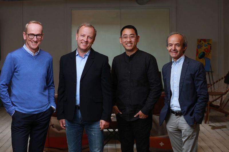 Cover Image for Ehemaliger Opel-Chef Neumann nun bei Elektroauto-Start-up Evelozcity