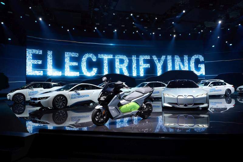 Über eine viertel Million elektrifizierte Fahrzeuge der BMW Group auf den Straßen der Welt unterwegs