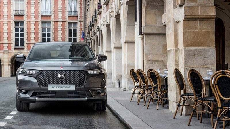 DS 7 Crossback kommt 2019 in leistungsstarker Hybrid-Version E-TENSE