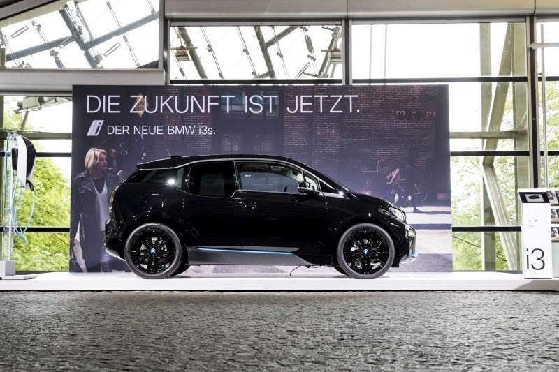 Cover Image for Elektrifizierung hat oberste Priorität bei BMW AG