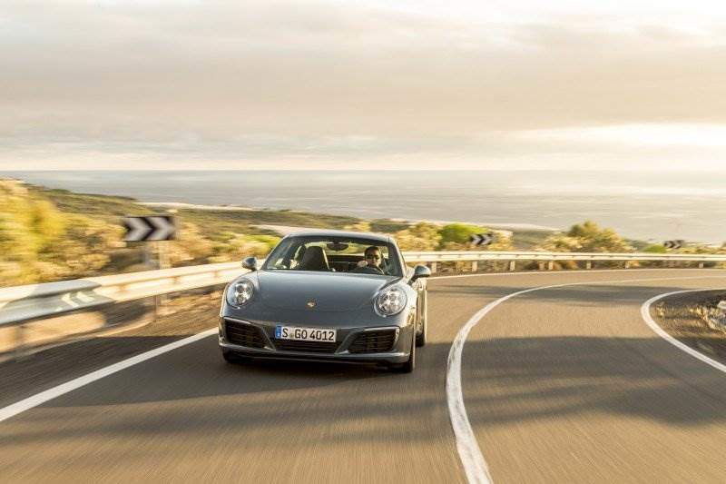 Porsche 911 wartet mit zwei Plug-in-Hybrid-Version auf