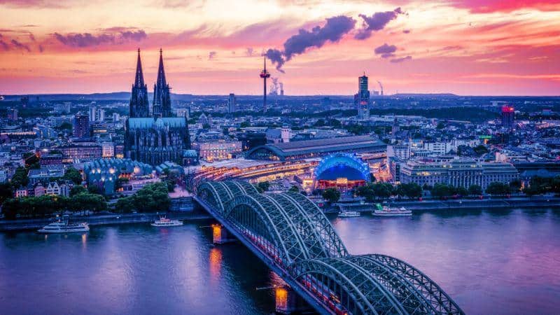 Cover Image for Köln 2030: Alle Busse sind elektrifiziert unterwegs!