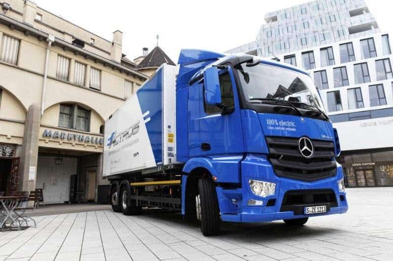 Erprobung des eActros nimmt in Stuttgart Fahrt auf