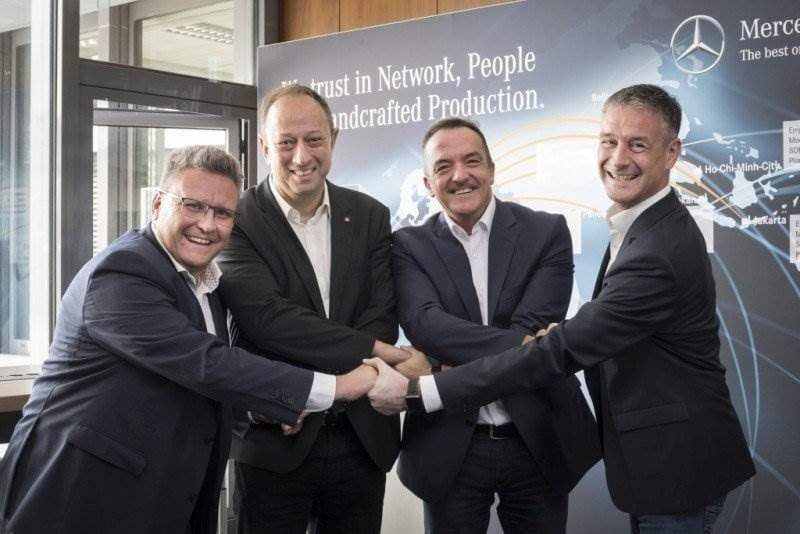 Cover Image for Mercedes-Benz Cars baut zwei weitere Batteriefabriken