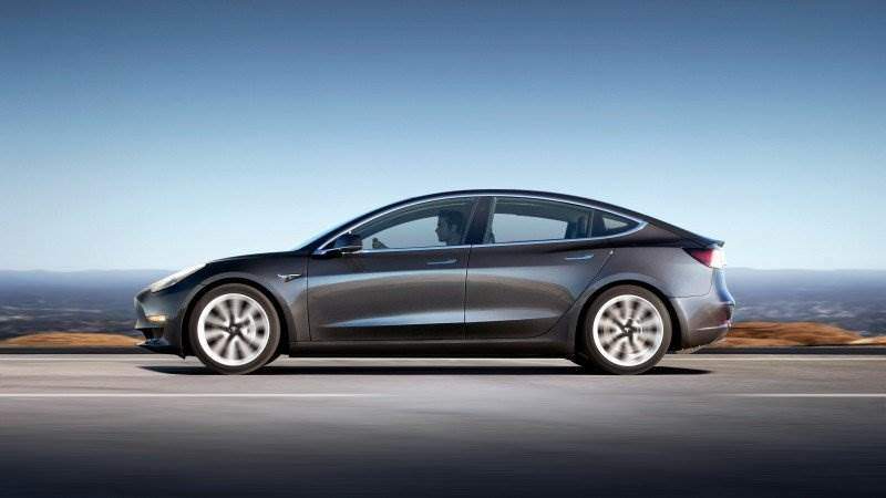 Cover Image for Noch 420.000 offene Reservierungen für Tesla Model 3