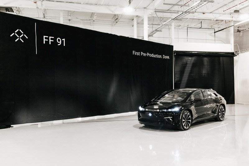 Cover Image for Faraday Future fährt ersten FF 91 vom Band im Werk Hanford