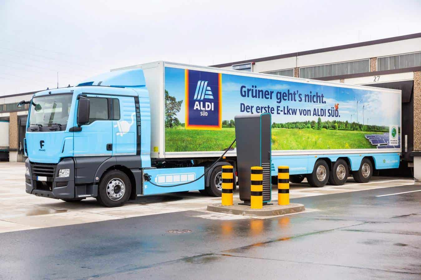 ALDI Süd bringt ersten Elektro-Sattelzug mit Kühlung auf die Straße