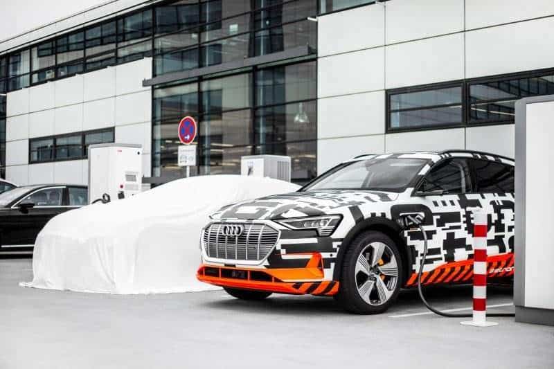 Cover Image for Audi e-tron Charging Service: 72.000 Ladepunkte von 220 Anbietern