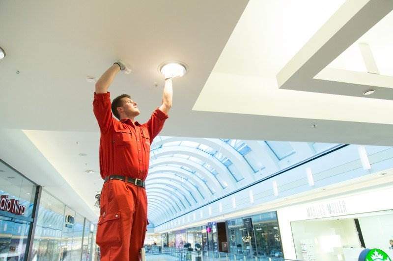 Shopping-Center-Betreiber ECE weitet Ladeinfrastruktur für E-Fahrzeuge mit Lösung der EnBW aus