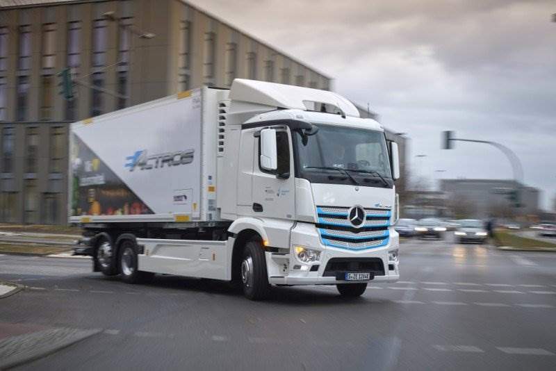 Cover Image for Mercedes-Benz eActros elektrifiziert Lieferverkehr in Berlin
