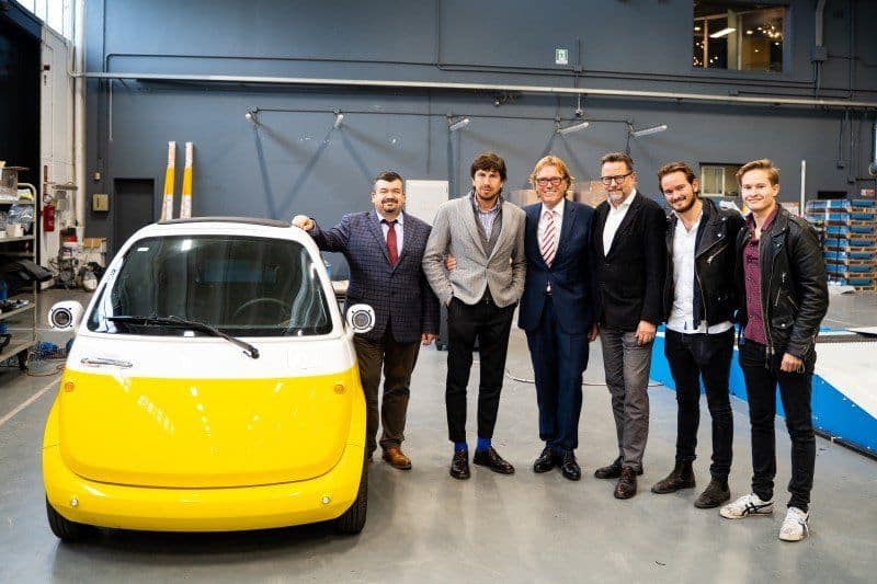 Cover Image for Microlino: Mit mehr als 10.000 Reservierungen läuft er künftig bei Artega in Delbrück, Deutschland vom Band