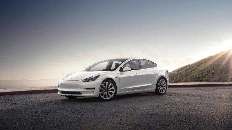 Timelapse-Video: In 48 Sekunden zum fertigen Tesla Model 3