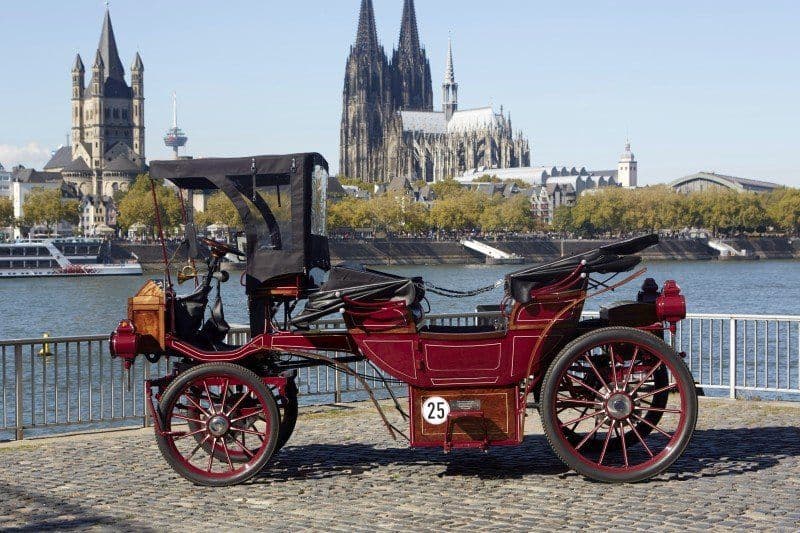 Mit der Elektro-Kutsche „ECARRUS“ über den Kölner Weihnachtsmarkt
