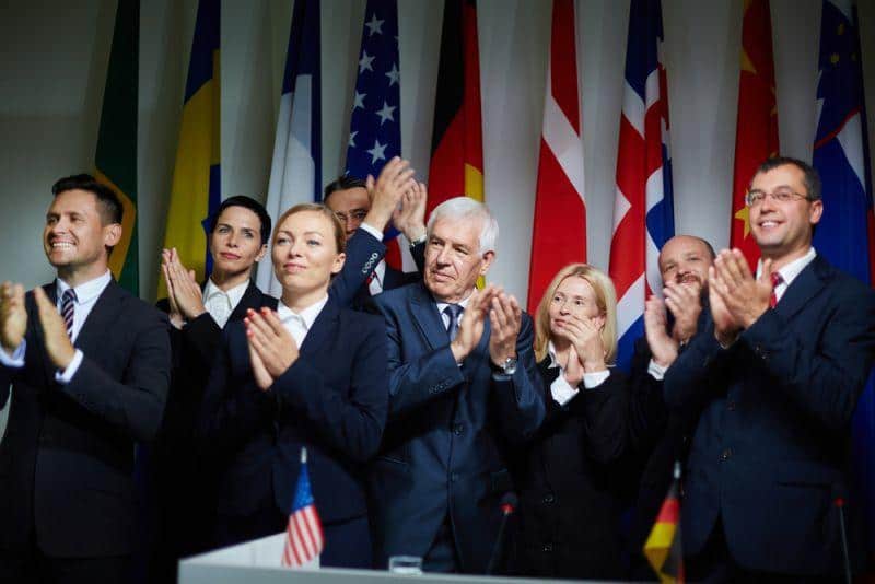 Cover Image for Politiker gehen in puncto E-Mobilität nicht mit leuchtendem Beispiel voran