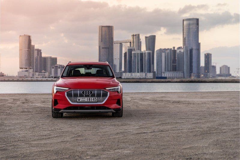 Cover Image for Audi e-tron: Softwareprobleme behoben – Auslieferungsbeginn ab März 2019