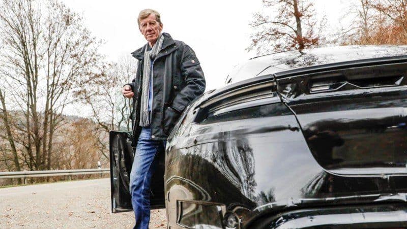 Porsche Taycan wird von Rallye-Legende Walter Röhrl auf die Probe gestellt