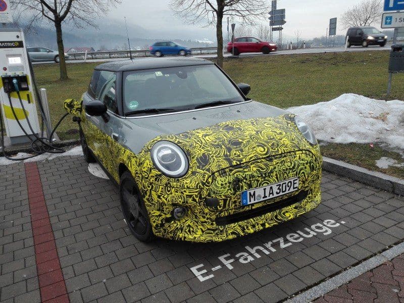 Mini Cooper E Erlkönig: Nähe zum Konzeptfahrzeug ist zu erkennen