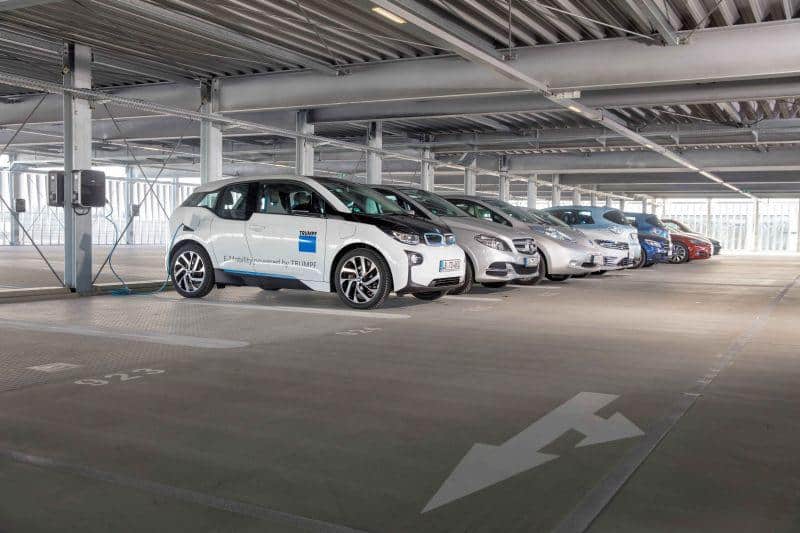 Hochtechnologieunternehmen TRUMPF stellt Mitarbeitern fast 90 Ladepunkte zur Verfügung / Ausbau auf 400 Ladepunkte möglich