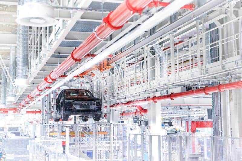 Cover Image for Akkuengpass bei Audi? e-tron Produktion nur mit halber Kraft