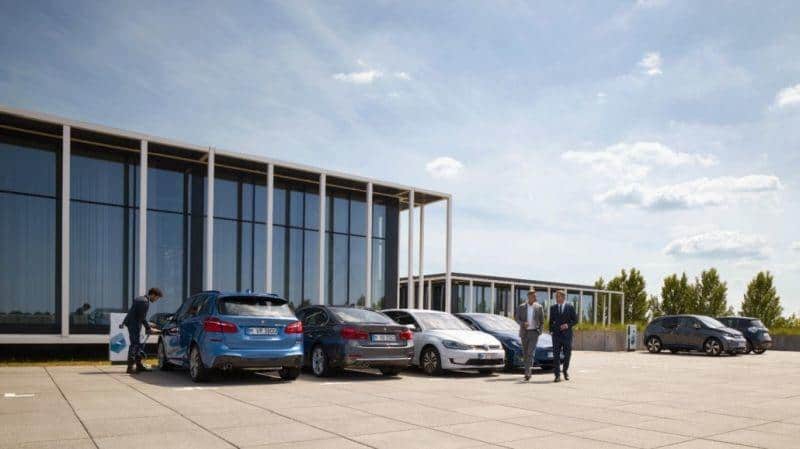 Faurecia macht sich für E-Mobilität durch attraktive Anreize und Lademöglichkeiten stark