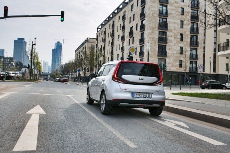 Cover Image for KIA e-Soul: Unterwegs auf den Straßen Frankfurts