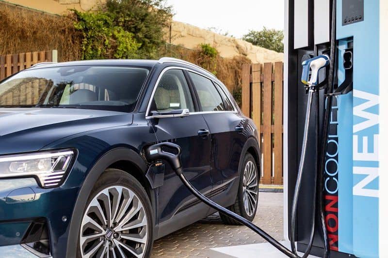 Cover Image for Elektroauto Audi e-tron schafft bis zu 150 kW Ladeleistung