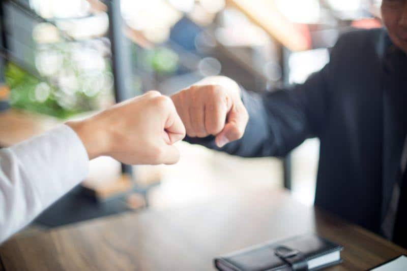 Cover Image for KION und BMZ gründen Joint Venture für Lithium-Ionen-Batterien in Deutschland