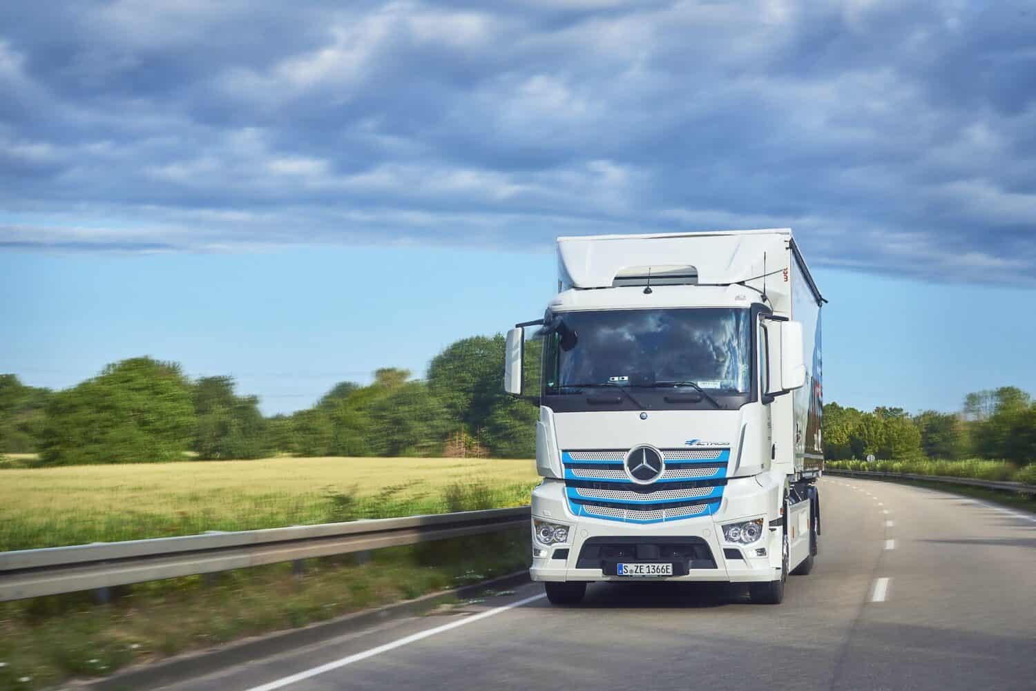 Daimler Trucks bietet umfassendes Ökosystem für den Einstieg in die E-Mobilität